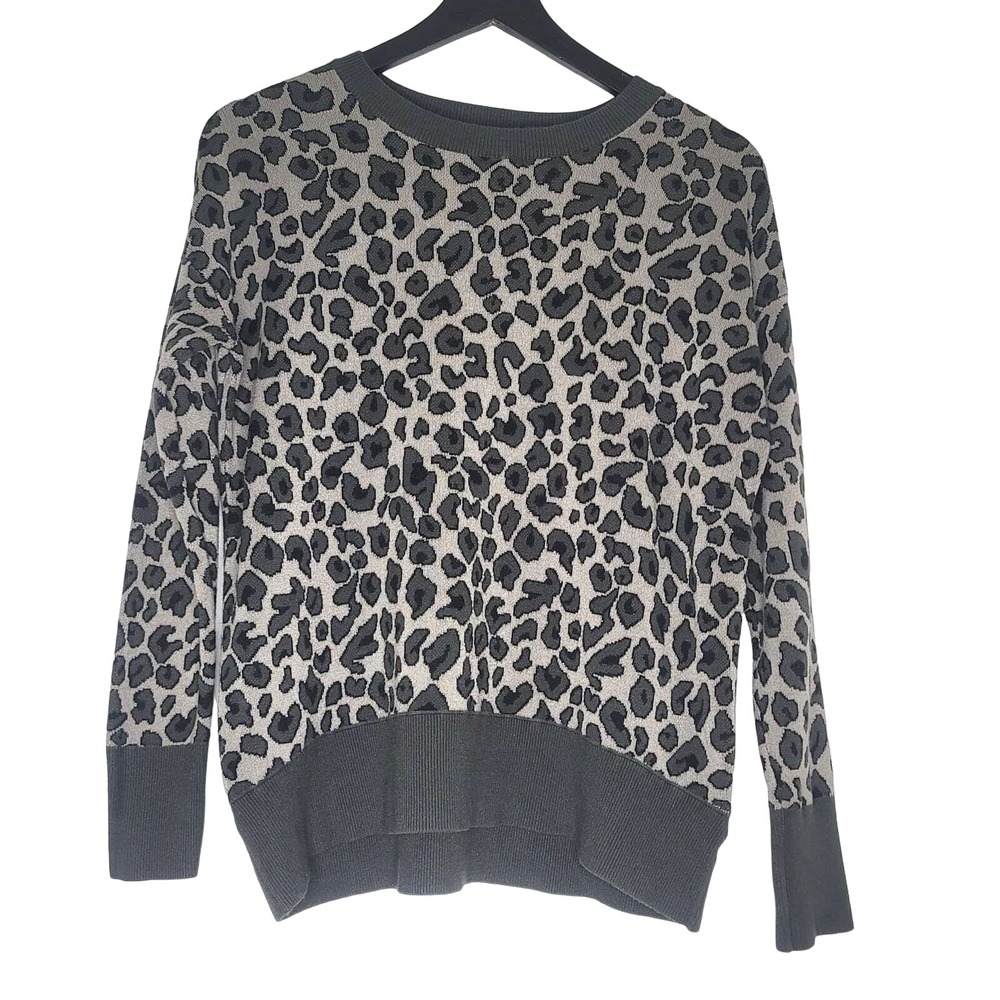 Isaac Mizrahi New York Animal Print Sweater Gray Pullover Crew Neck M